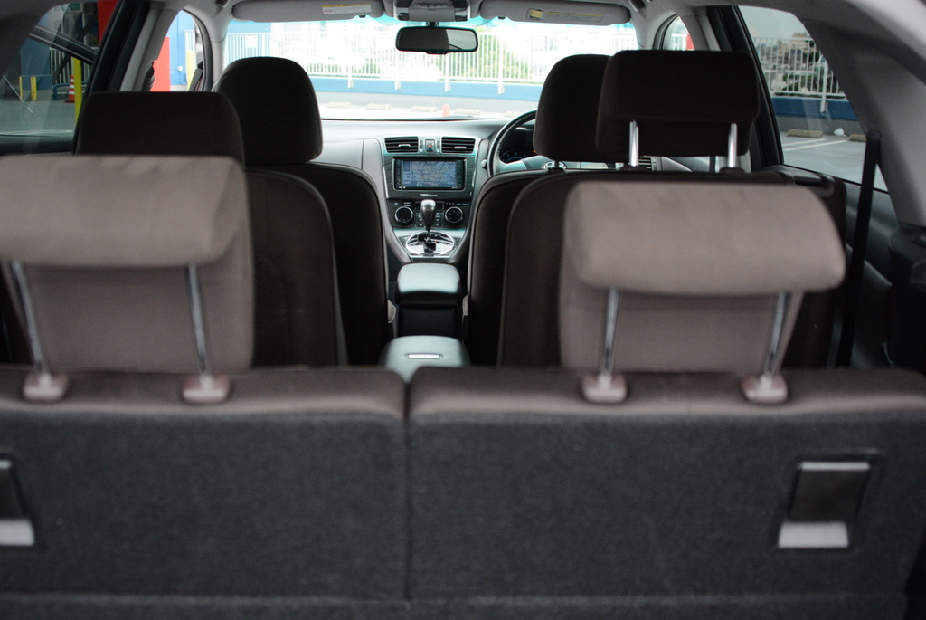 Gorgeous Mark X Zio 6seater wagon! TRD!